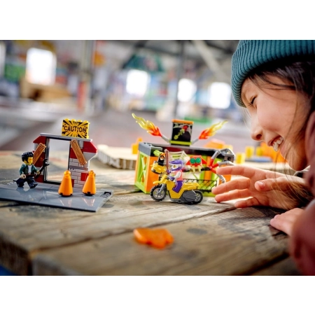 Lego City 60293 Park kaskaderski Klocki z napędem